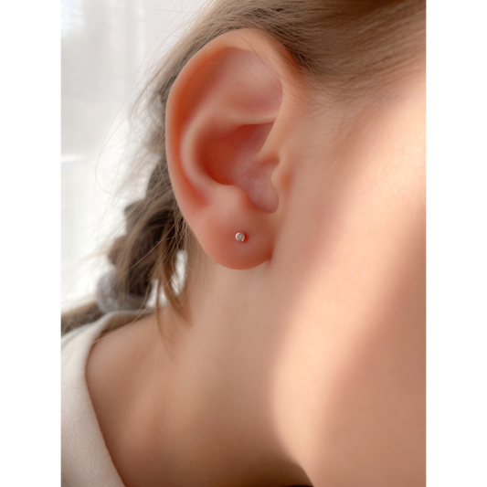 Chaton stud earrings, lilac, 925 silver